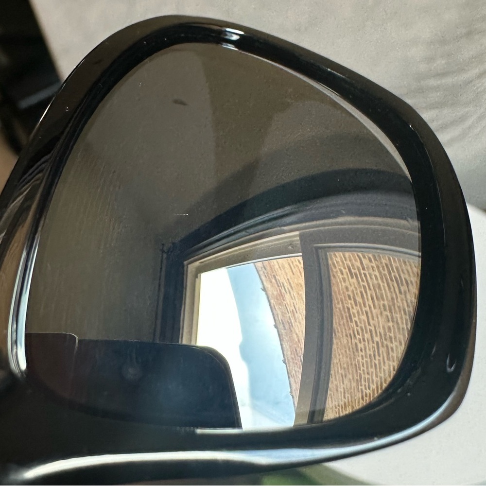 🕶️OAKLEY 🕶️ Valve Black Sunglasses OO9236 - Picture 13 of 15